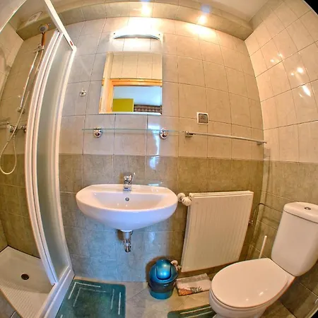 Willa Sloneczna - Pokoje I Apartamenty - 10 Minut Do Term Na Piechote Bukowina Tatrzanska Exterior photo