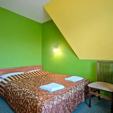 Willa Sloneczna - Pokoje I Apartamenty - 10 Minut Do Term Na Piechote Bukowina Tatrzanska Exterior photo