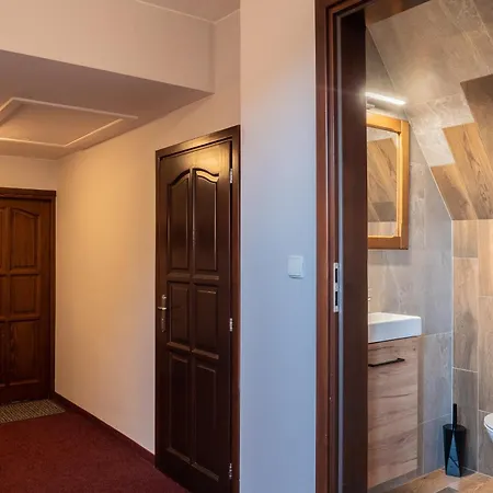 Willa Sloneczna - Pokoje I Apartamenty - 10 Minut Do Term Na Piechote Bukowina Tatrzanska Exterior photo