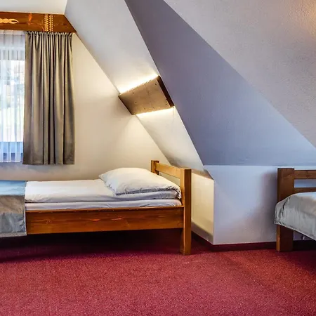Willa Sloneczna - Pokoje I Apartamenty - 10 Minut Do Term Na Piechote Bukowina Tatrzanska Exterior photo