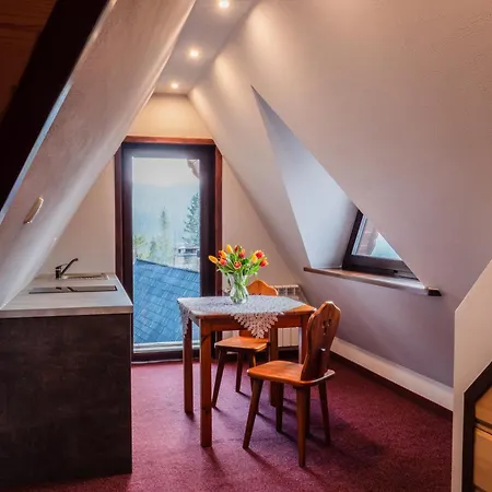 Willa Sloneczna - Pokoje I Apartamenty - 10 Minut Do Term Na Piechote Bukowina Tatrzanska Exterior photo
