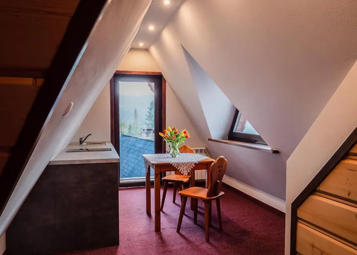 Willa Sloneczna - Pokoje I Apartamenty - 10 Minut Do Term Na Piechote